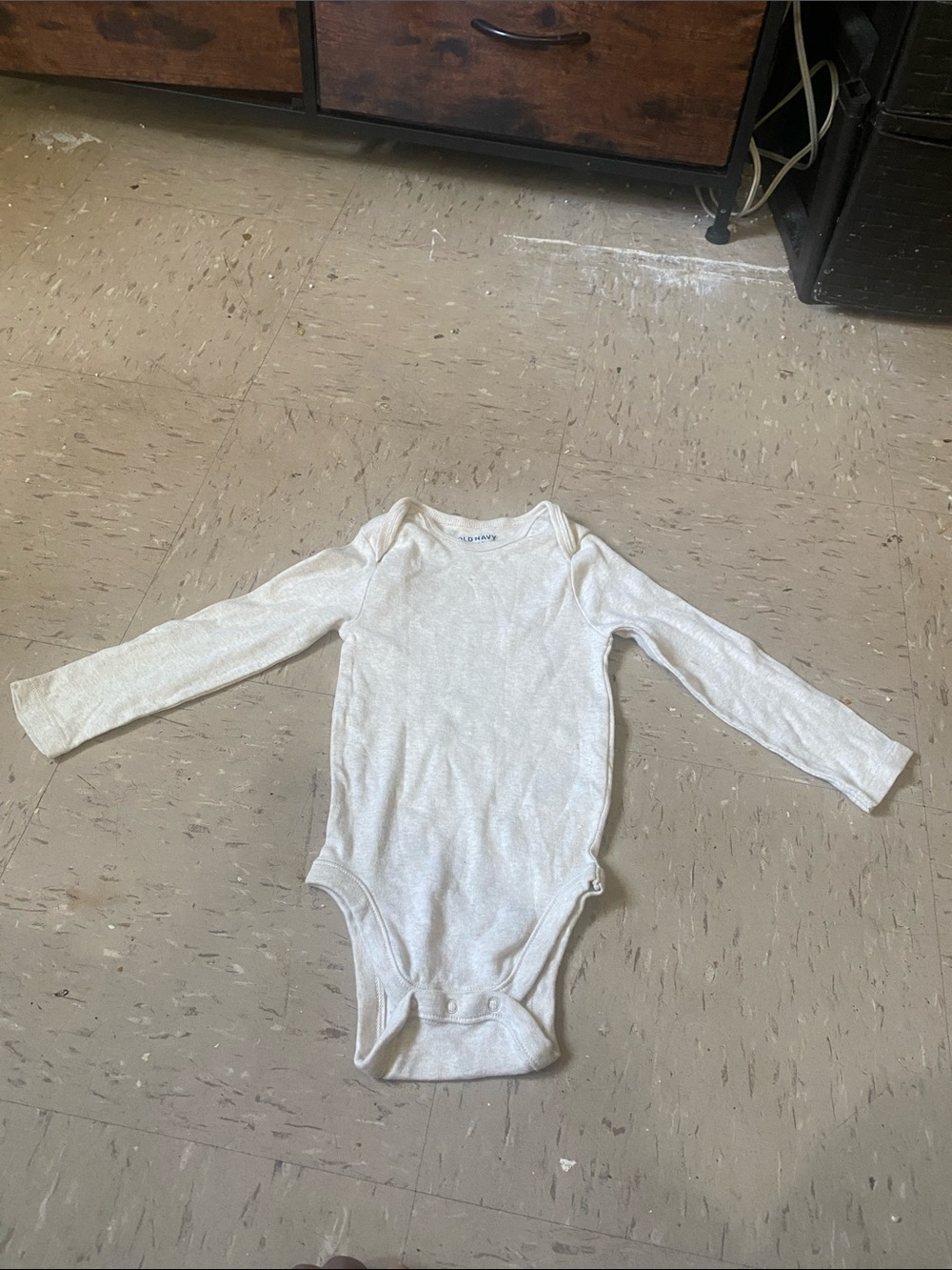 Old Navy Cream Long-Sleeve Baby Bodysuit